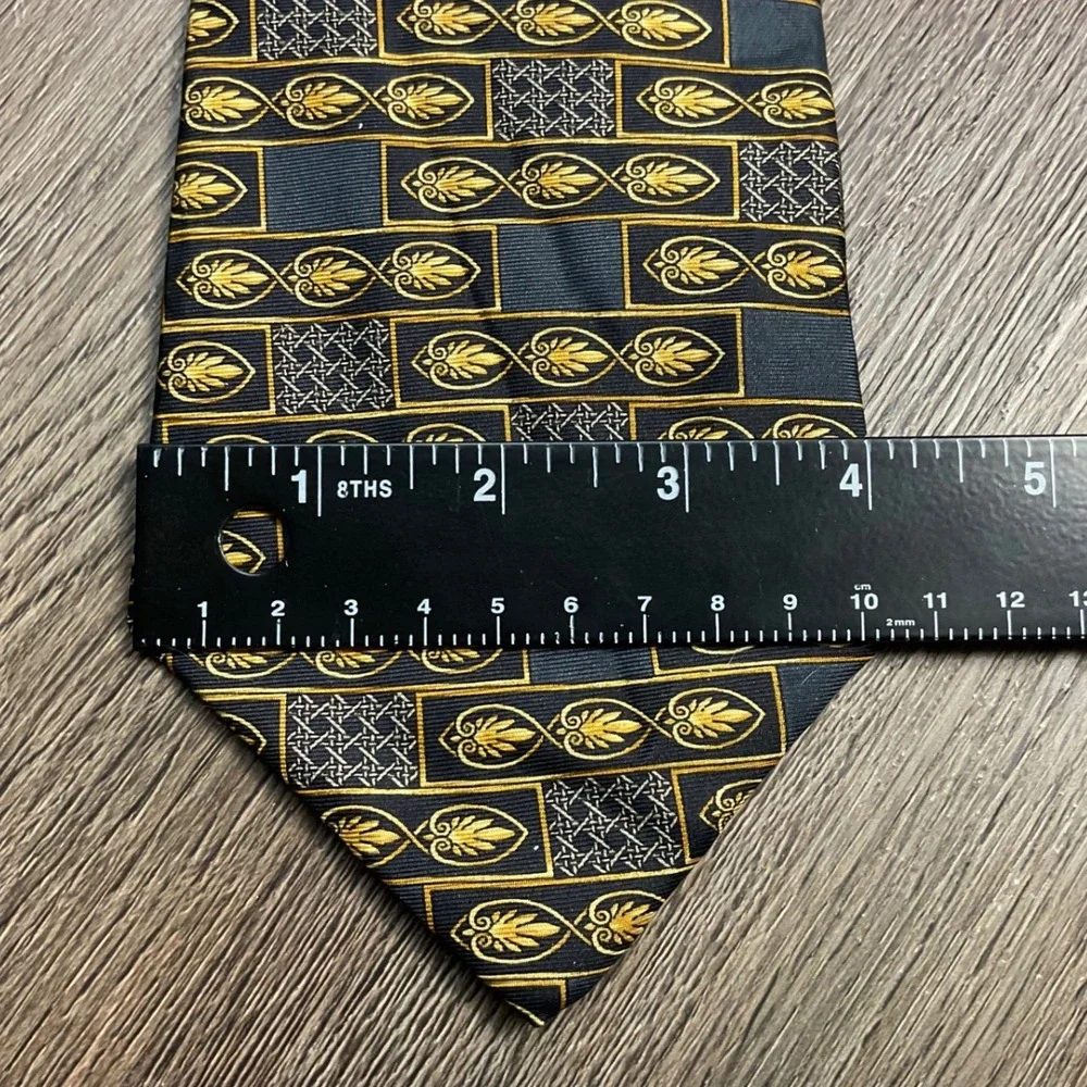 Vintage Christian Dior Cravate Baroque Medallion‎ Silk Tie Black Gold Classy - Picture 6 of 7